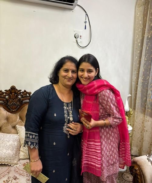 Mrs Vandana Nagpal - Rohan's Mother with Sugandha